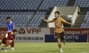 Cầu thủ 16 tuổi lập kỷ lục V-League khi ghi bàn giúp HAG thắng 4-0