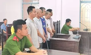Nhóm lừa bán thiên thạch giá 250 triệu USD lĩnh án Nhóm lừa bán thiên thạch giá 250 triệu USD lĩnh án