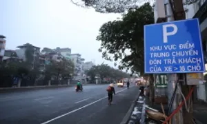 Phố cổ Hà Nội ngày đầu cấm xe trên 16 chỗ giờ cao điểm Phố cổ Hà Nội ngày đầu cấm xe trên 16 chỗ giờ cao điểm