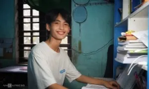 Cuộc sống phiêu bạt của nam sinh top đầu khối A00 ở Quảng Ngãi Cuộc sống phiêu bạt của nam sinh top đầu khối A00 ở Quảng Ngãi