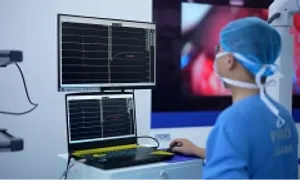 U xương chèn ép dây thần kinh gây nhìn đôi