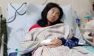 Hai chị em sống bên thi thể mẹ suốt 19 ngày