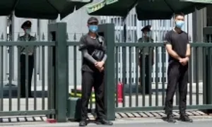 Phái viên Nhật tới Trung Quốc giữa căng thẳng leo thang