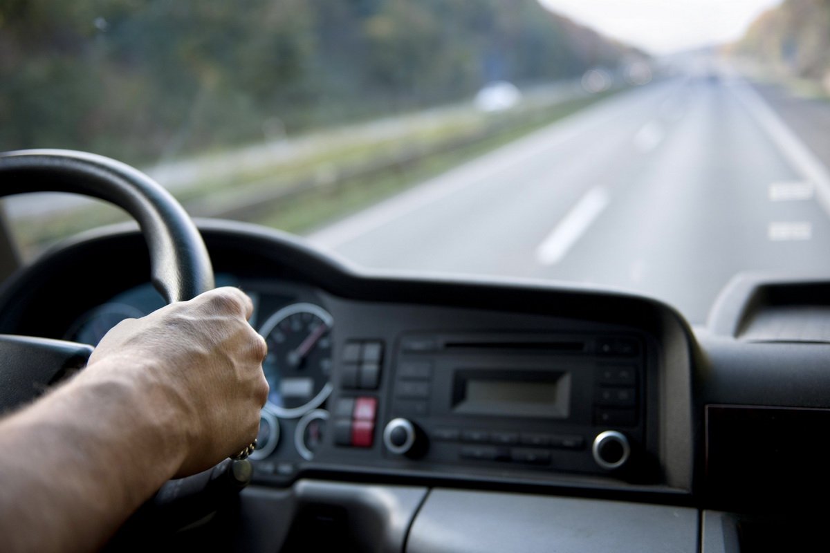 Những thói quen lái xe nguy hiểm có thể gây tai nạn